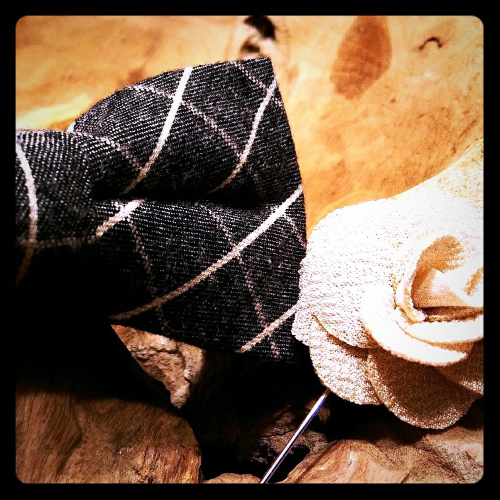 Exclusive Textured Cotton Pre Tied Bow with Lapel